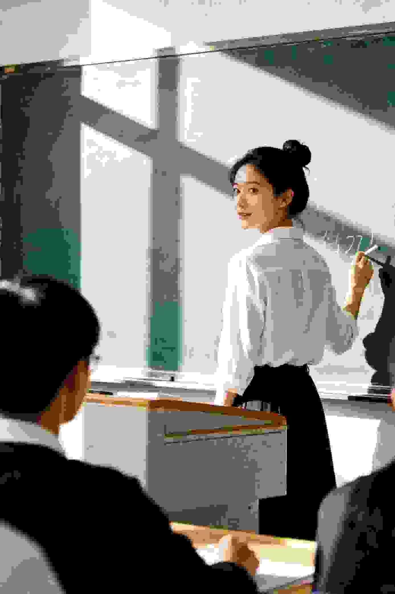 五个男人和一个女人